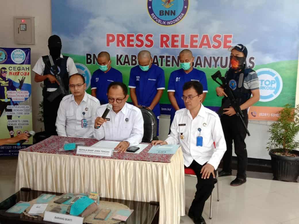 PENGUNGKAPAN JARINGAN NARKOTIKA DI BANYUMAS PENGUNGKAPAN JARINGAN NARKOTIKA DI BANYUMAS