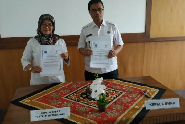 Penandatanganan Perjanjian Kerja Sama antara BNN Kabupaten Banyumas dengan BRSKP NAPZA "Satria" Baturraden Penandatanganan Perjanjian Kerja Sama antara BNN Kabupaten Banyumas dengan BRSKP NAPZA "Satria" Baturraden