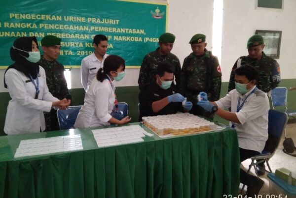 Sosialisasi Bahaya Penyalahgunaan Narkoba dan Tes Urine di Mako Yonif 405/SK - Wangon