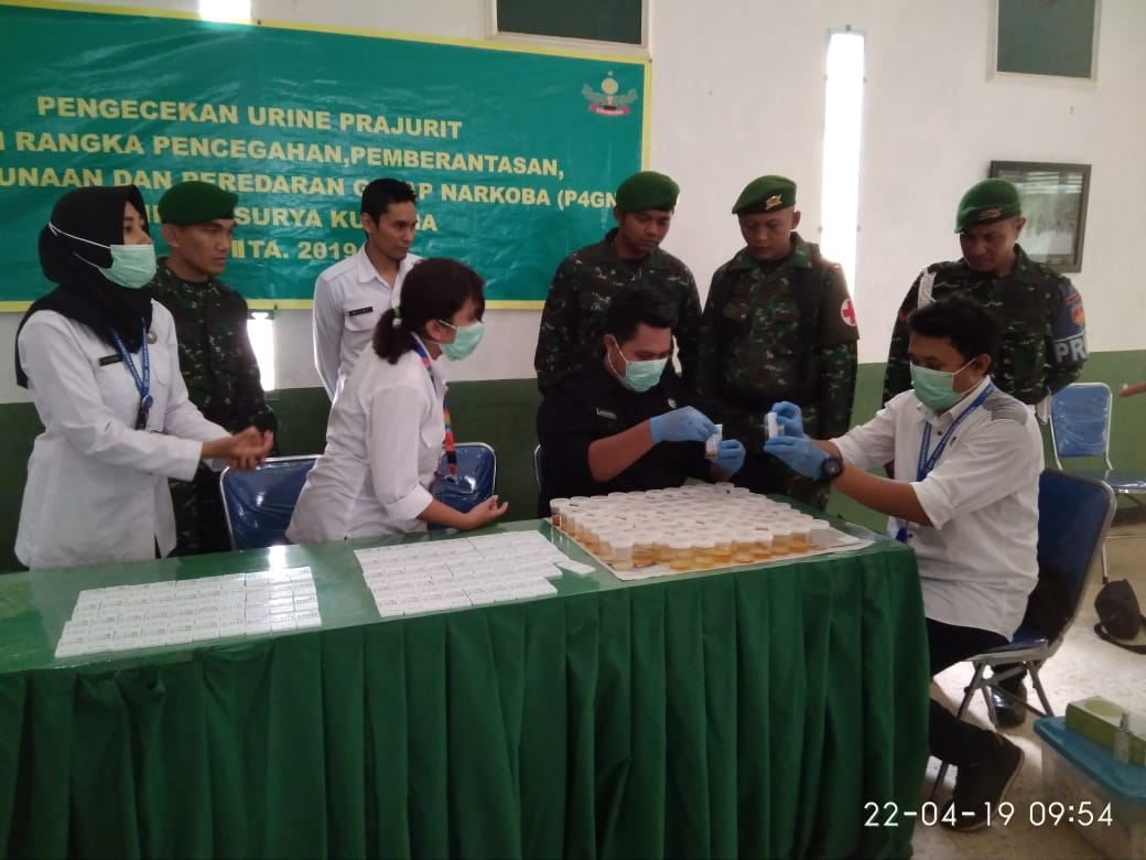Sosialisasi Bahaya Penyalahgunaan Narkoba dan Tes Urine di Mako Yonif 405/SK - Wangon Sosialisasi Bahaya Penyalahgunaan Narkoba dan Tes Urine di Mako Yonif 405/SK - Wangon
