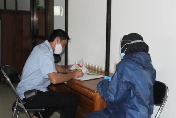 Berantas Narkoba, Pegawai Kecamatan Patikraja Jalani Tes Urine