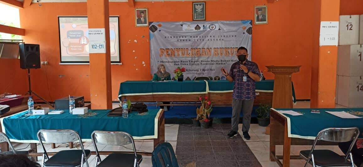 Mulai Dari Generasi Muda, BNNK Banyumas Beri Edukasi P4GN di Desa Darmakradenan, Kecamatan Ajibarang Mulai Dari Generasi Muda, BNNK Banyumas Beri Edukasi P4GN di Desa Darmakradenan, Kecamatan Ajibarang