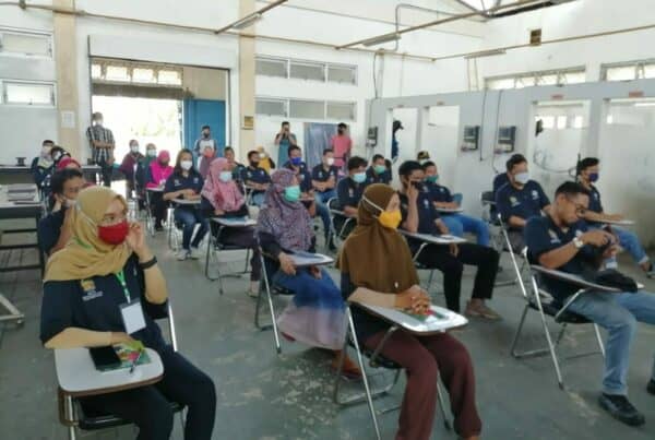 Pembekalan Materi Anti Narkoba Terhadap Siswa Pelatihan di BLK DinnakerkopUKM Kabupaten Banyumas