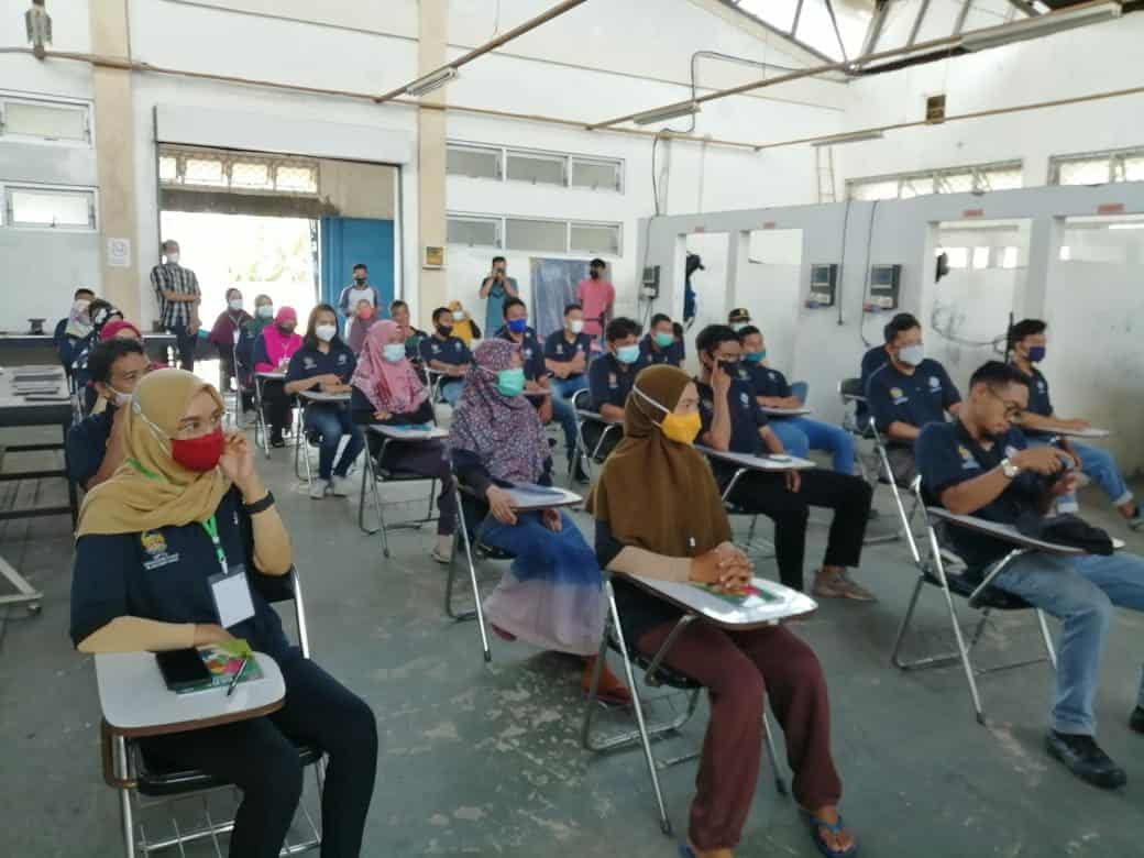Pembekalan Materi Anti Narkoba Terhadap Siswa Pelatihan di BLK DinnakerkopUKM Kabupaten Banyumas Pembekalan Materi Anti Narkoba Terhadap Siswa Pelatihan di BLK DinnakerkopUKM Kabupaten Banyumas
