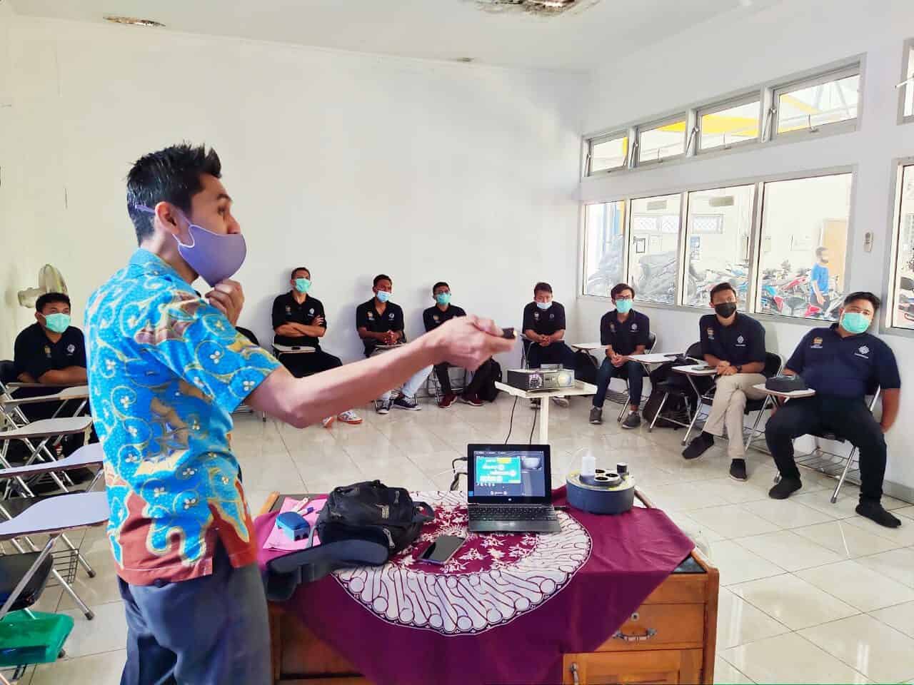 Pembekalan Materi Anti Narkoba Terhadap Siswa Pelatihan di BLK DinnakerkopUKM Kabupaten Banyumas Pembekalan Materi Anti Narkoba Terhadap Siswa Pelatihan di BLK DinnakerkopUKM Kabupaten Banyumas