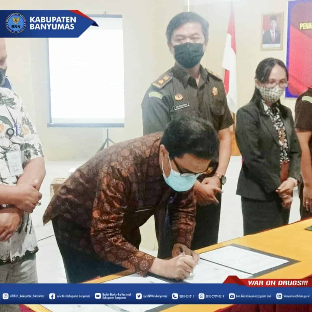 Pererat Kerja Sama, BNN Kabupaten Banyumas Menandatangani PKS dengan Bapas Kelas II A Purwokerto Pererat Kerja Sama, BNN Kabupaten Banyumas Menandatangani PKS dengan Bapas Kelas II A Purwokerto