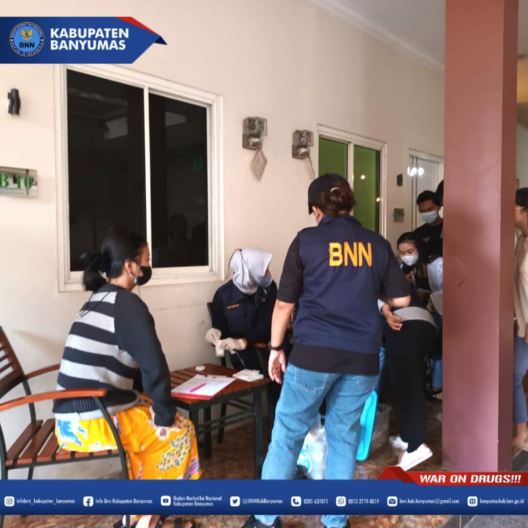 BNNK Banyumas Bersama Tim Gabungan Gelar Razia Kos Rawan Narkoba