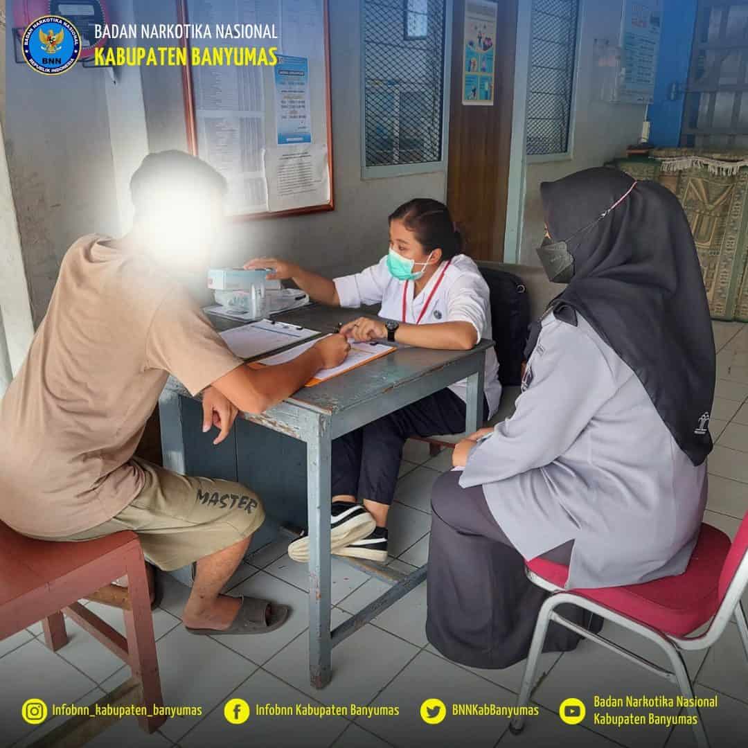 BNN dan Petugas Gabungan Razia Lapas Narkotika Kelas II B Purwokerto BNN dan Petugas Gabungan Razia Lapas Narkotika Kelas II B Purwokerto