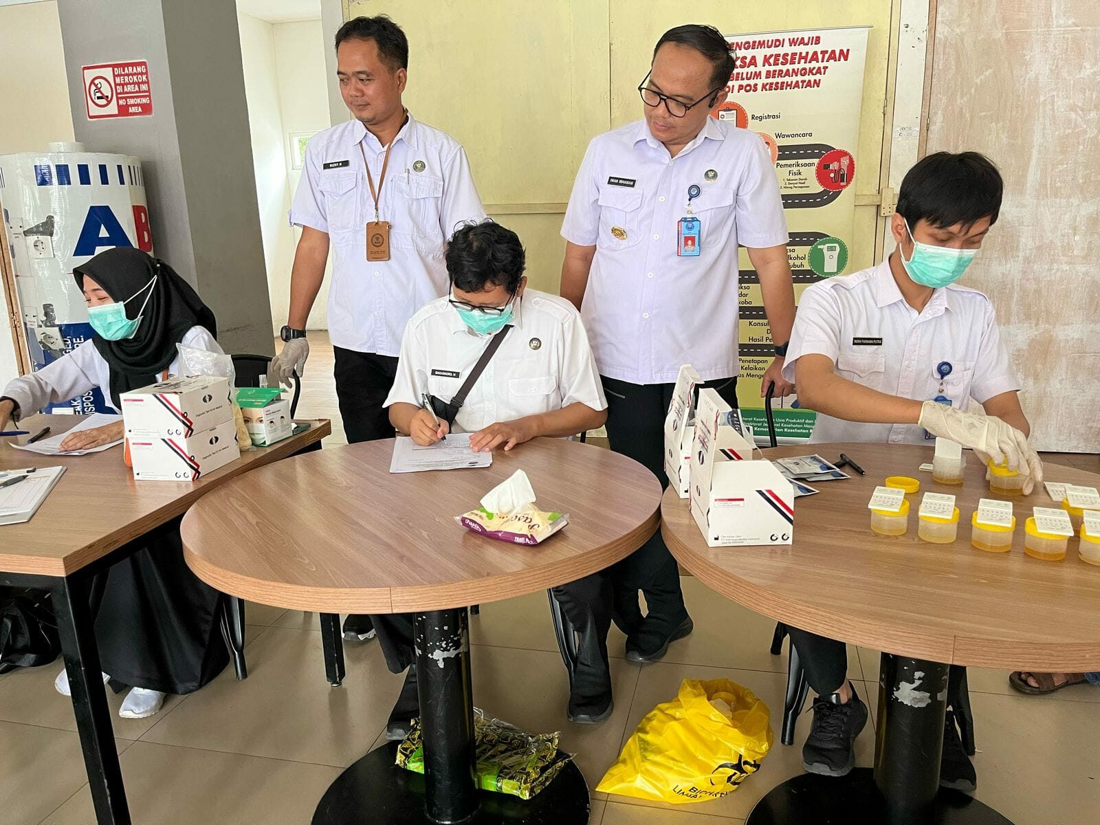 Menjelang Arus Mudik Lebaran, Ratusan Awak Bus Jalani Tes Kesehatan dan Tes Urine Menjelang Arus Mudik Lebaran, Ratusan Awak Bus Jalani Tes Kesehatan dan Tes Urine